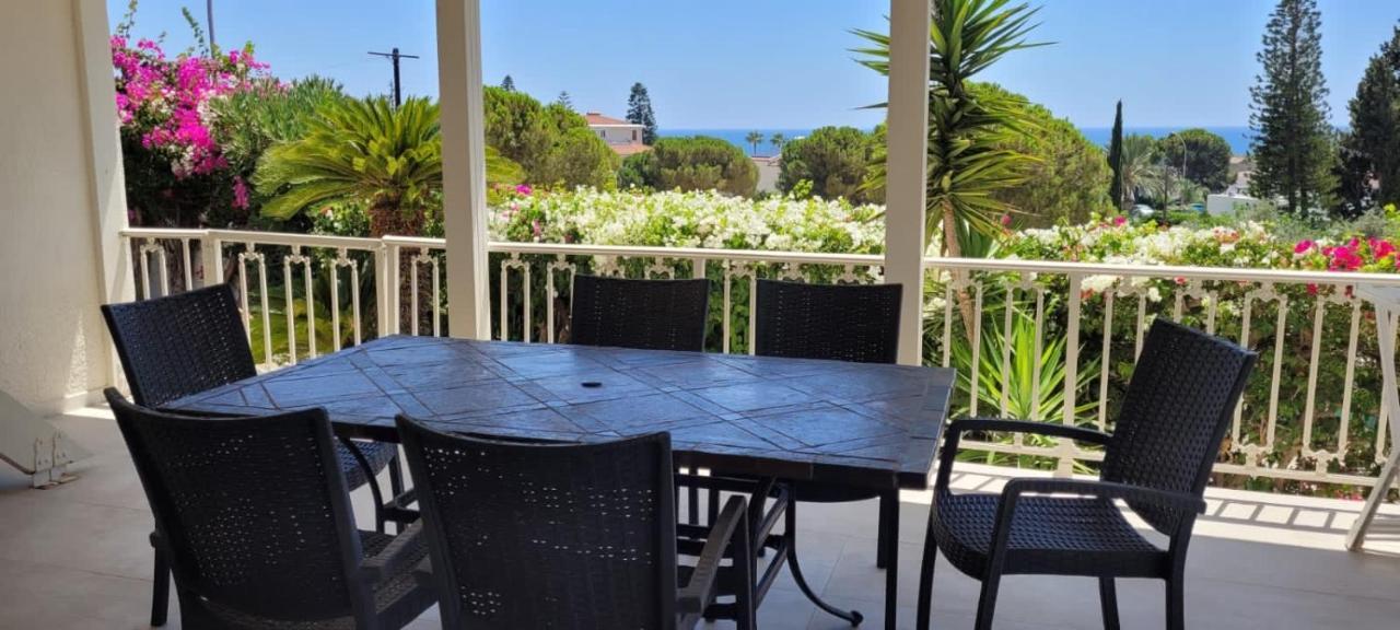Villa Neyla Four Bedroom Coral Bay Beach Front Exteriér fotografie